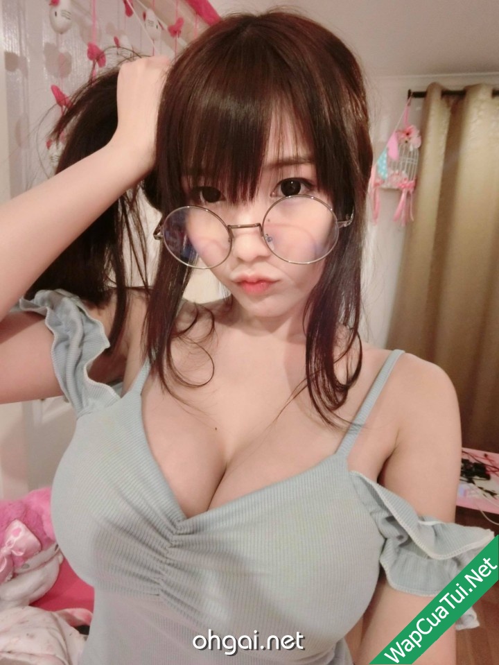 Hot girl facebook Thái Lan: Arisara Karbdecho